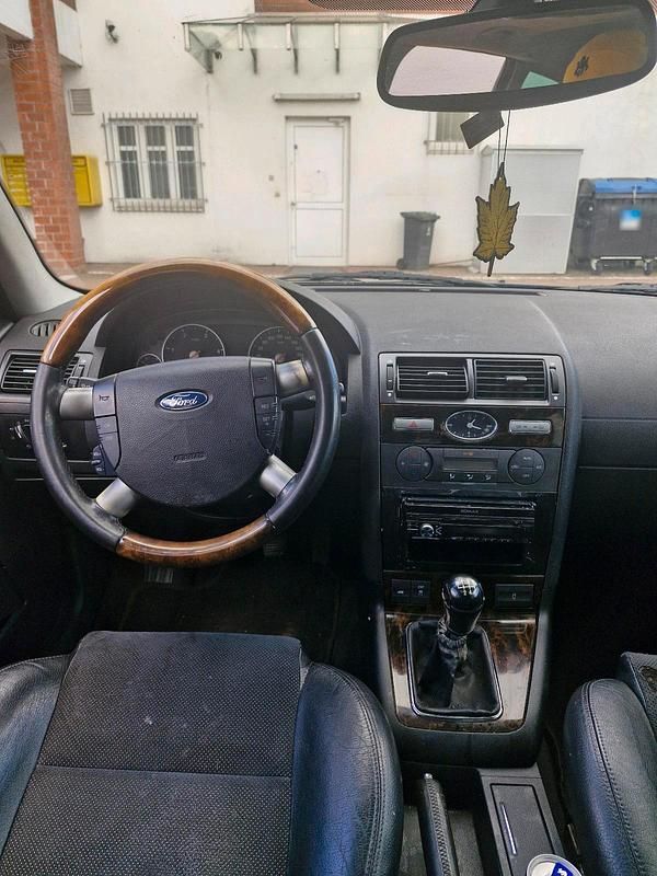 Gebraucht Ford Mondeo 131 PS (96 kW) 2003 Schwarz Limousine