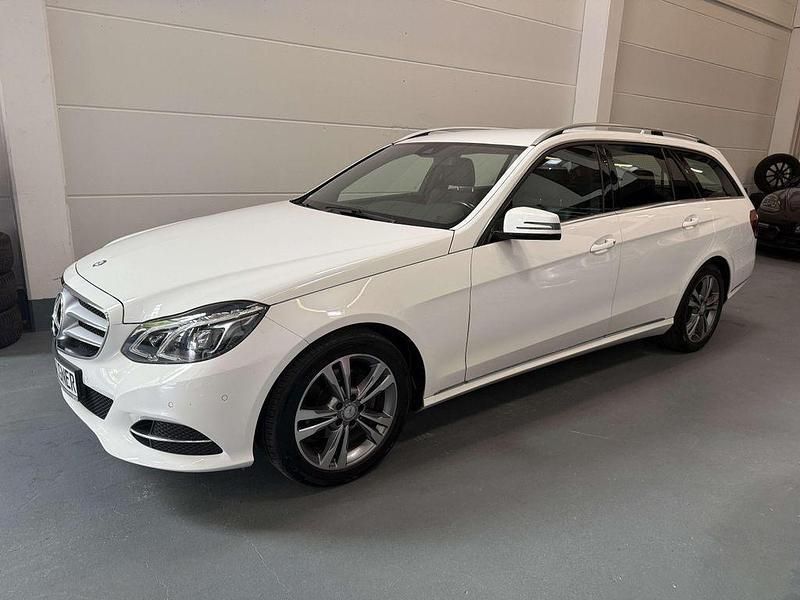 Weiß Gebraucht 2016 Mercedes E220 Limousine | 13.950 € (Fairer Preis) - Bild 1/4