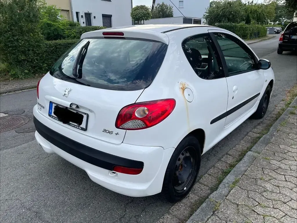 Gebraucht Peugeot 206 60 PS (44 kW) 2011 Weiß Limousine