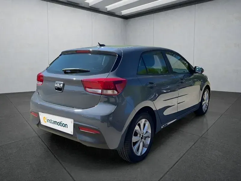 Używany Kia Rio Vision 101 KM (74 kW) 2023 Szary Hatchback