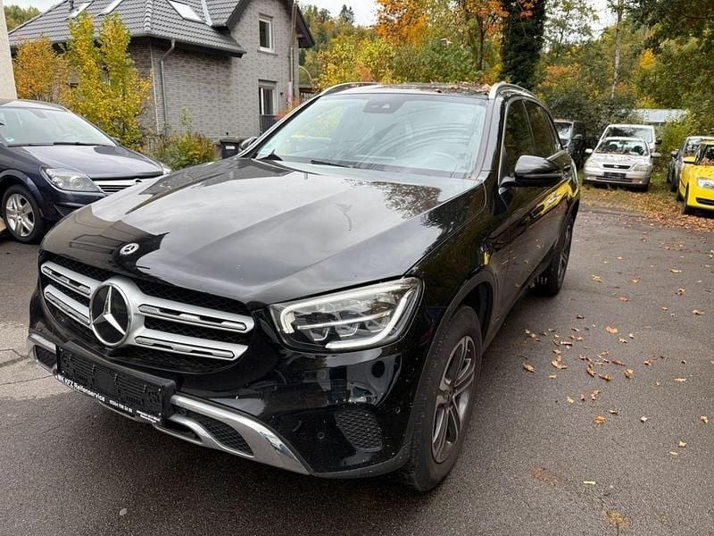 Schwarz Gebraucht 2021 Mercedes GLC220 SUV | 29.000 € - Bild 1/4