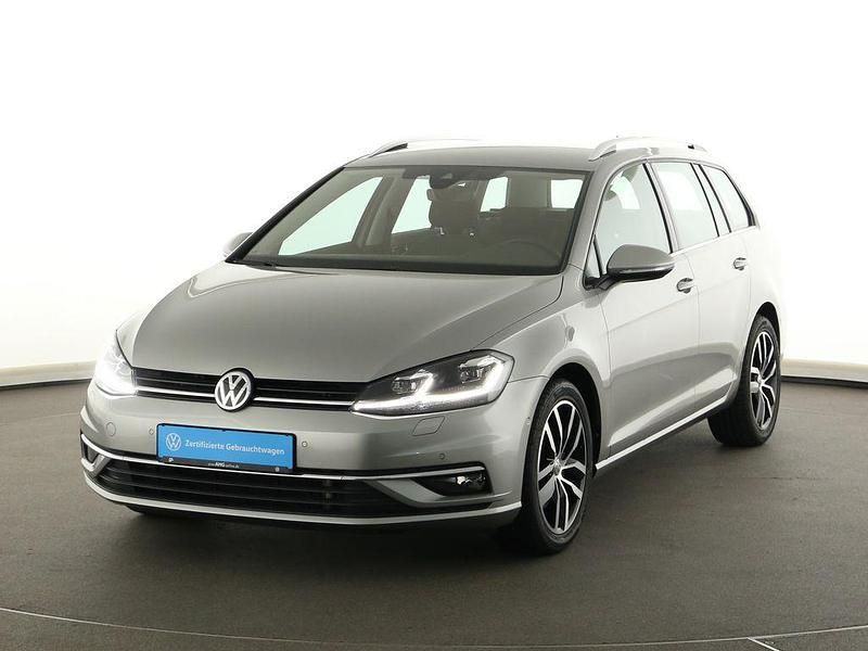 Gebraucht VW Golf VII Highline 150 PS (110 kW) 2020 Tungsten silver metallic Kombi