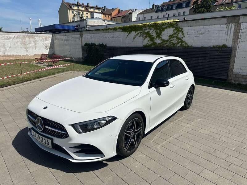 Weiß Gebraucht 2021 Mercedes A200 AMG line Limousine | 26.000 € (Guter Preis) - Bild 1/4