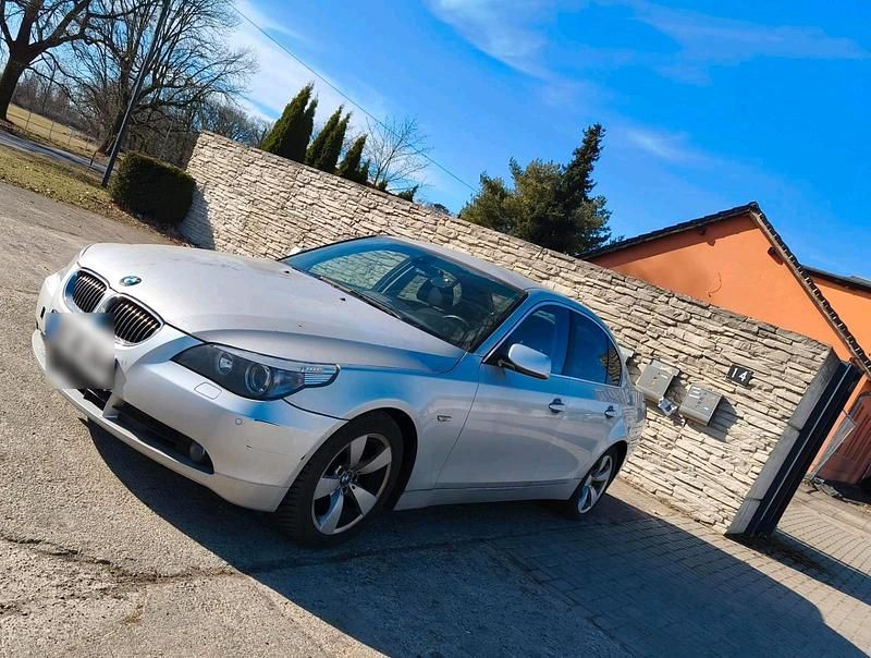 Gebraucht BMW 525 177 PS (130 kW) 2006 Silber Limousine