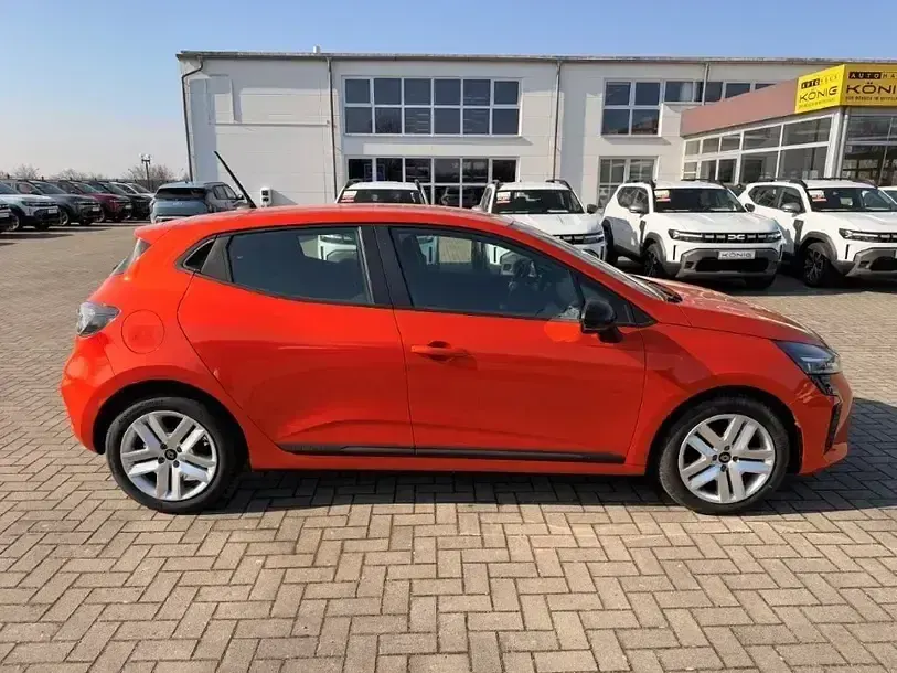 Second-hand Renault Clio V 2024 Portocaliu Berlinǎ