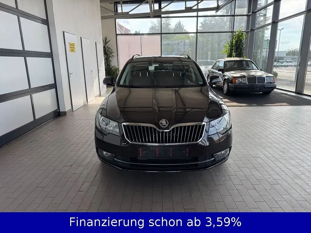 Gebraucht Skoda Superb Business Line 140 PS (102 kW) 2013 Braun Kombi