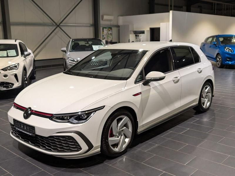 Weiß Gebraucht 2023 VW Golf GTI Limousine | 28.900 € (Fairer Preis) - Bild 1/4