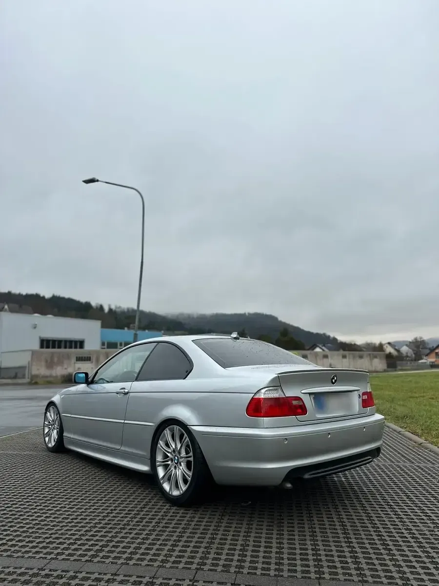 Gebraucht BMW 320 M Sport 150 PS (110 kW) 2005 Silber Coupé