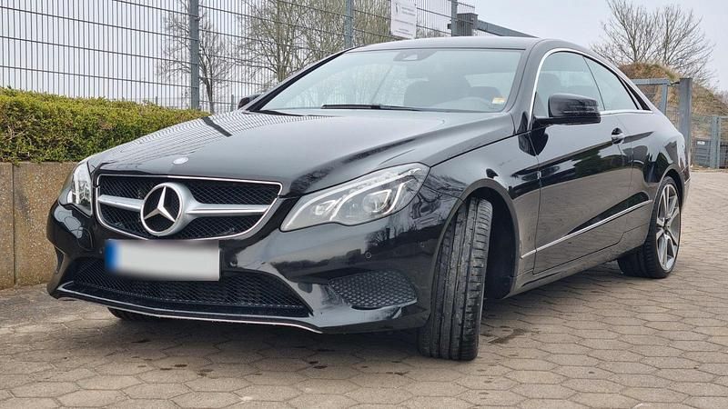 Gebraucht Mercedes E200 184 PS (135 kW) 2014 Schwarz Coupé