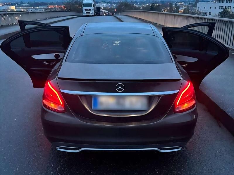 Gebraucht Mercedes C180 Edition 1 156 PS (114 kW) 2015 Braun Limousine