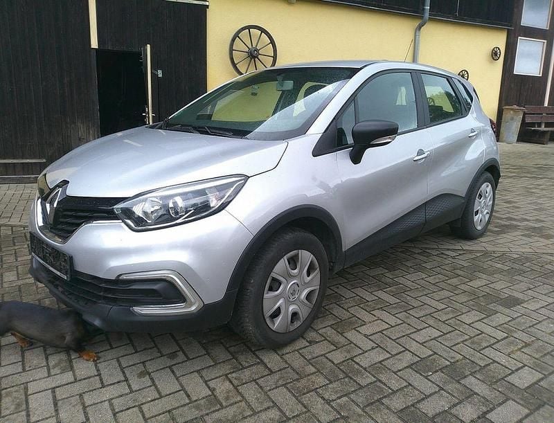 Silber Gebraucht 2018 Renault Captur Life SUV | 7.250 € (Superpreis) - Bild 1/4