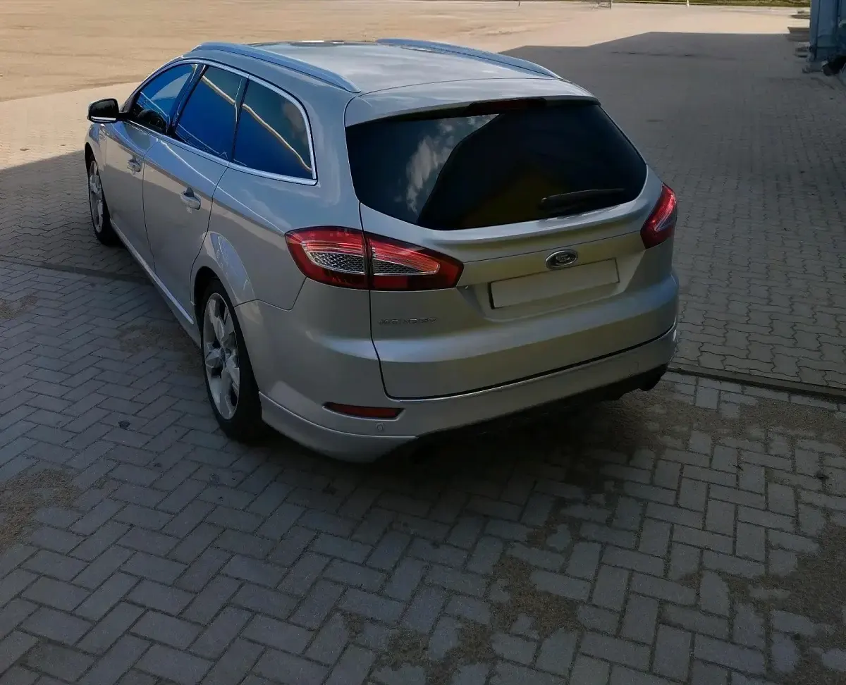 Usado Ford Mondeo Titanium S 203 CV (149 kW) 2014 Plateado Familiar