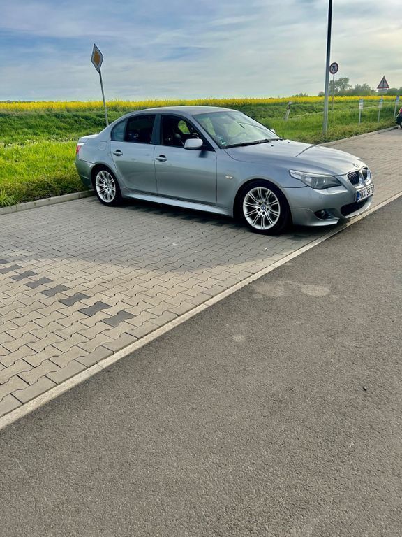 Silber Gebraucht 2005 BMW 525 Sport Line Limousine | 4.000 € (Superpreis) - Bild 1/4