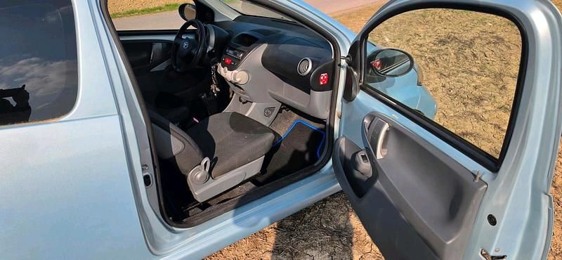 Gebraucht Toyota Aygo 67 PS (49 kW) 2006 Grau Kleinwagen