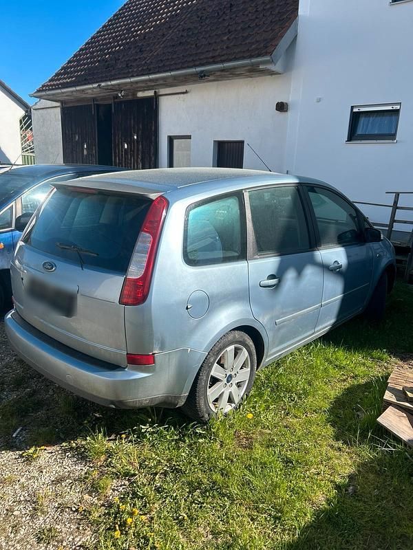 Second-hand Ford Focus 120 CP (88 kW) 2003 Albastru Break