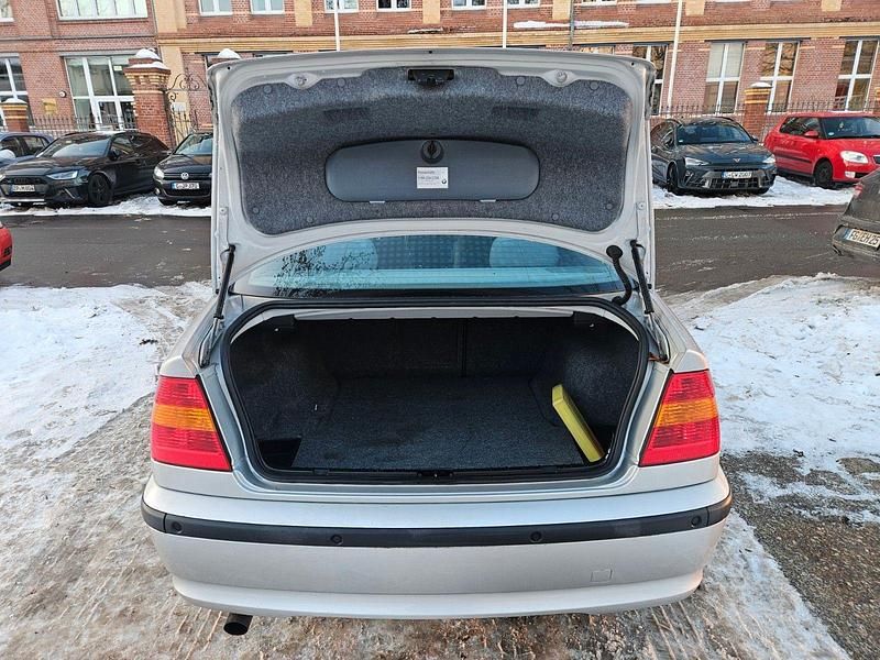 Gebraucht BMW 316 116 PS (85 kW) 2002 Silber Limousine