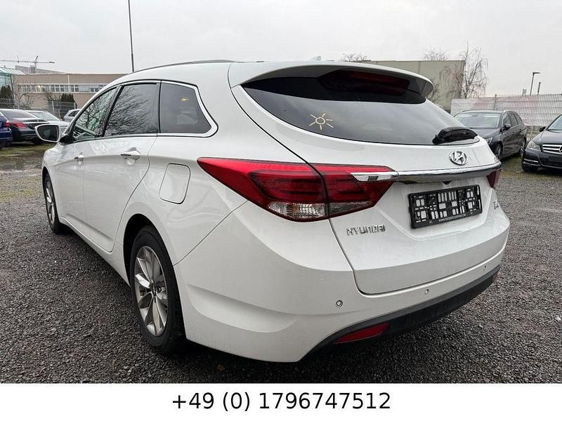 Gebraucht Hyundai i40 135 PS (99 kW) 2017 Weiß Kombi