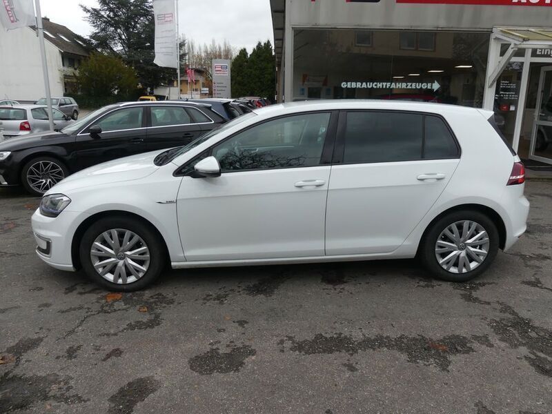 Weiß Gebraucht 2015 VW e-Golf Kleinwagen | 8.990 € (Teuer) - Bild 1/4