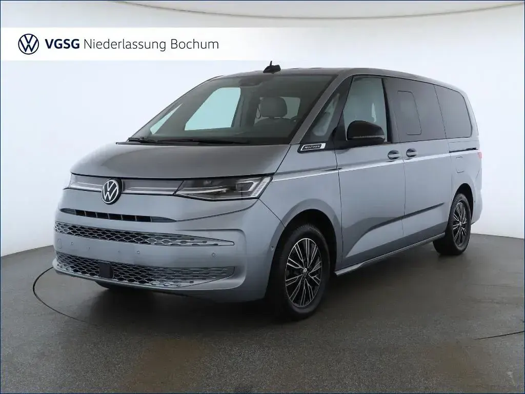 Używany VW Multivan Style 150 KM (110 kW) 2025 Srebrny Minivan