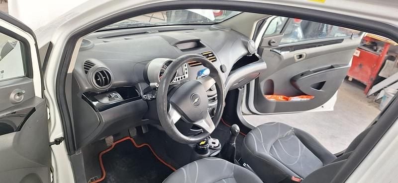 Gebraucht Chevrolet Spark LS 68 PS (50 kW) 2011 Weiß Kleinwagen