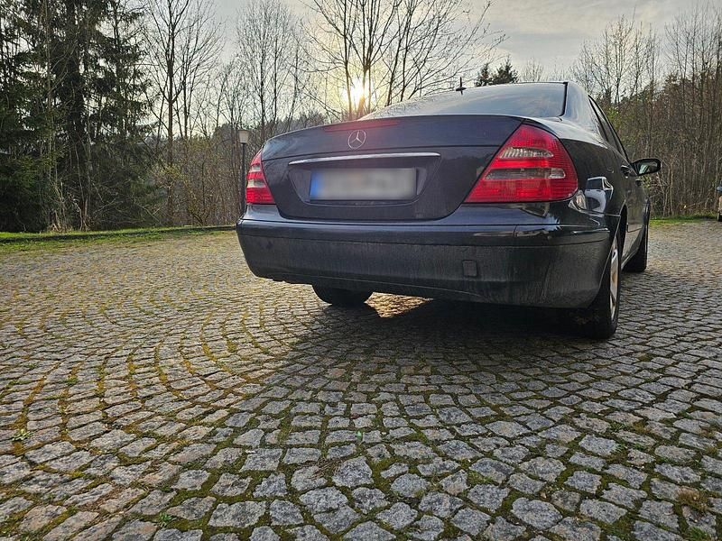 Second-hand Mercedes E220 2002 Negru Berlinǎ