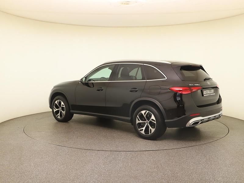 Gebraucht Mercedes GLC400d Avantgarde 252 PS (185 kW) 2022 Metalliclack obsidianschwarz