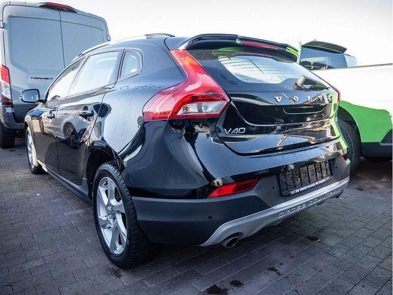 Gebraucht Volvo V40 CC You! 150 PS (110 kW) 2015 Schwarz / black solid stone Kombi