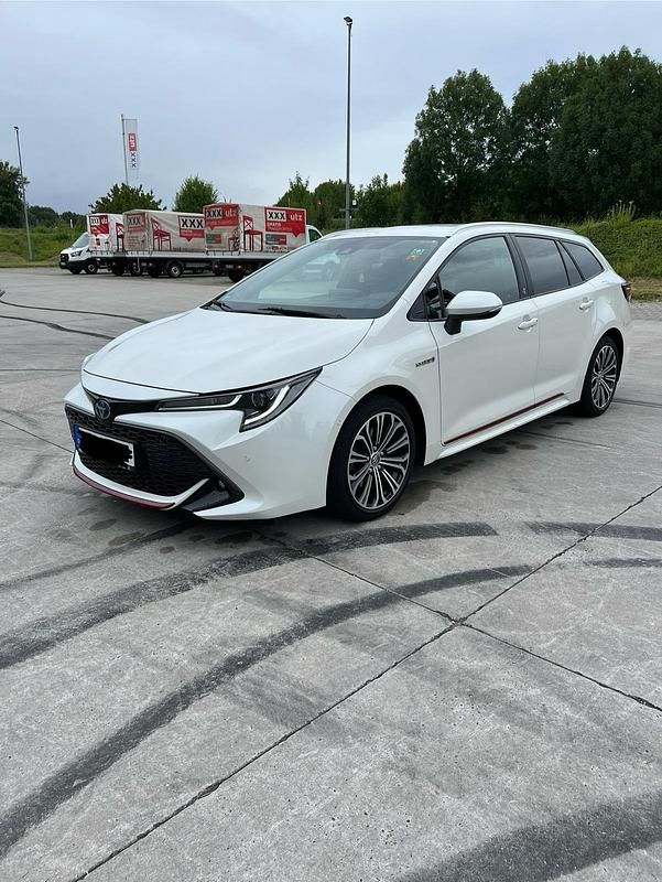 Weiß Gebraucht 2020 Toyota Corolla Team Kombi | 20.000 € (Guter Preis) - Bild 1/4