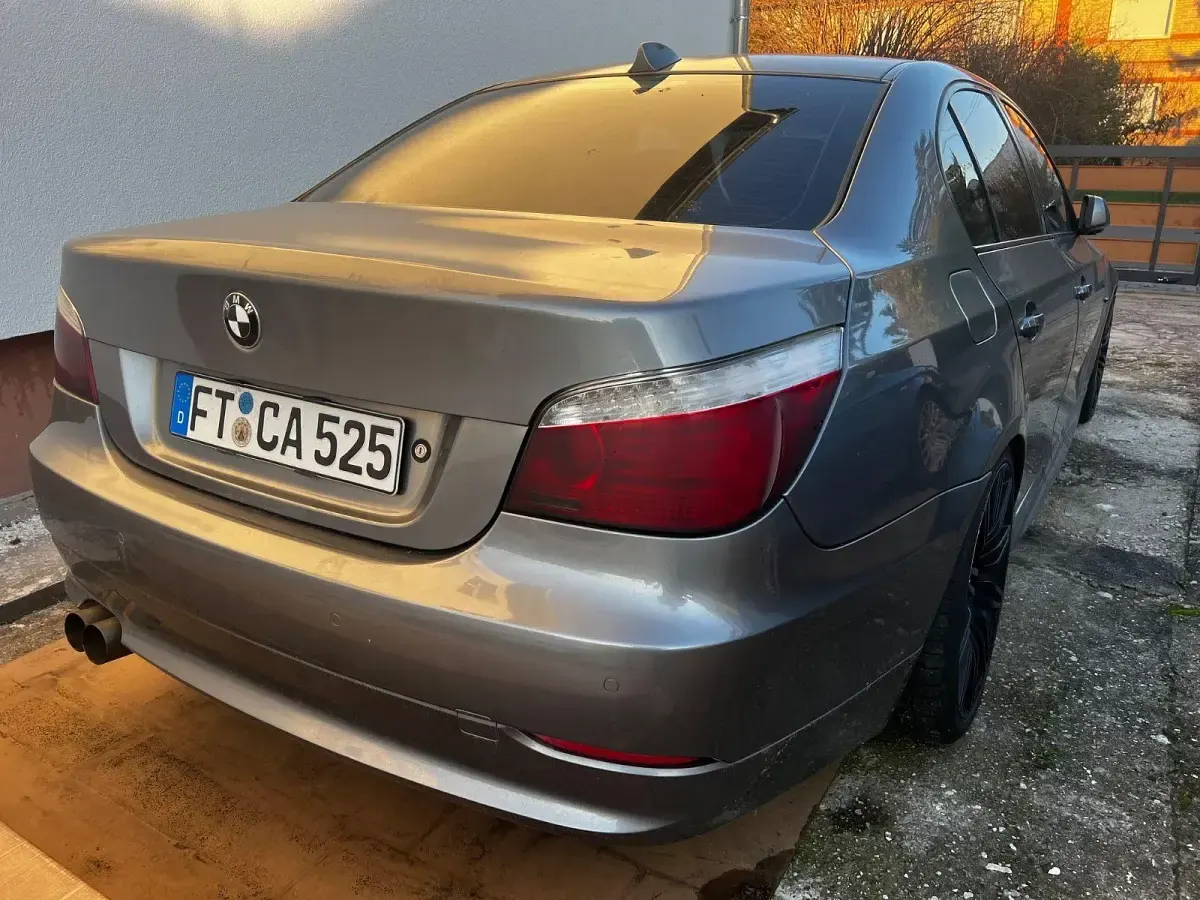 Gebraucht BMW 525 Performance 218 PS (160 kW) 2008 Grau Limousine