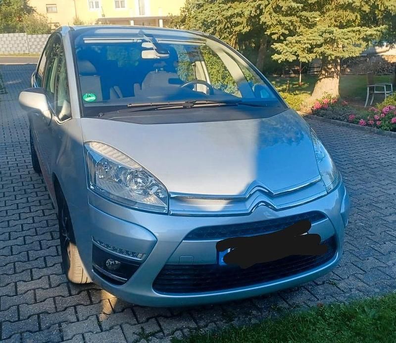Silber Gebraucht 2011 Citroën C4 Picasso Attraction Van / Kleinbus | 3.700 € (Fairer Preis) - Bild 1/4