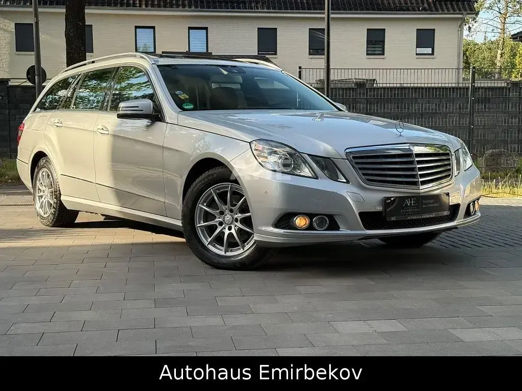 Gebraucht Mercedes E220 170 PS (125 kW) 2011 Silber Limousine