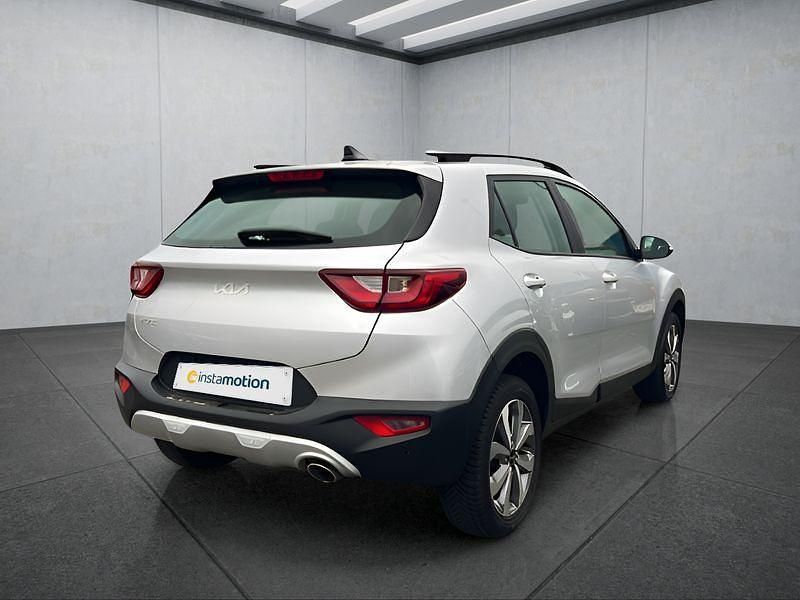 Gebraucht Kia Stonic 101 PS (74 kW) 2024 Silber SUV