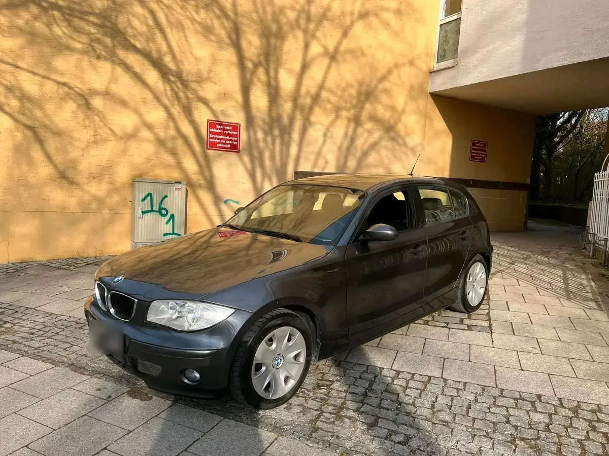 Gebraucht BMW 116 122 PS (89 kW) 2006 Grau Kleinwagen