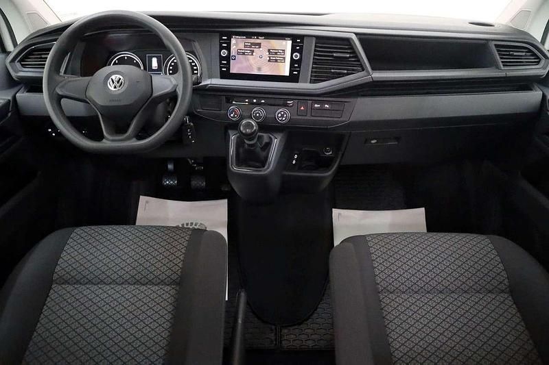 Gebraucht VW Multivan Trendline 150 PS (110 kW) 2020 Candyweiss Van