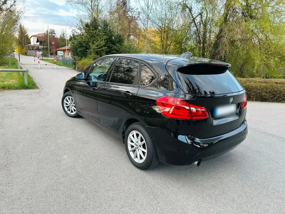 Używany BMW 218 136 KM (100 kW) 2015 Czarny Sedan/Limuzyna