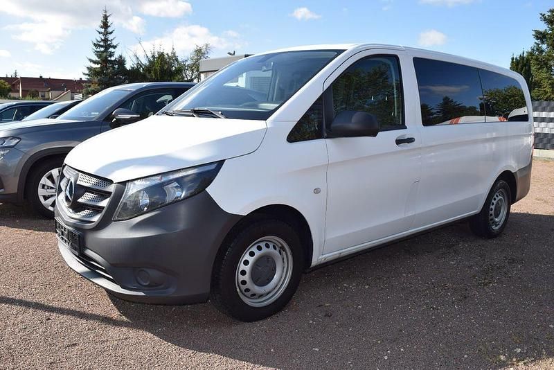 Weiß Gebraucht 2019 Mercedes Vito Kombi | 29.990 € (Fairer Preis) - Bild 1/4