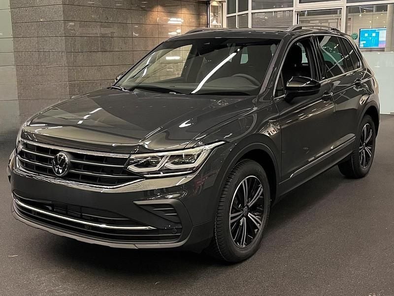 Gebraucht VW Tiguan Move 150 PS (110 kW) 2023 Grau SUV