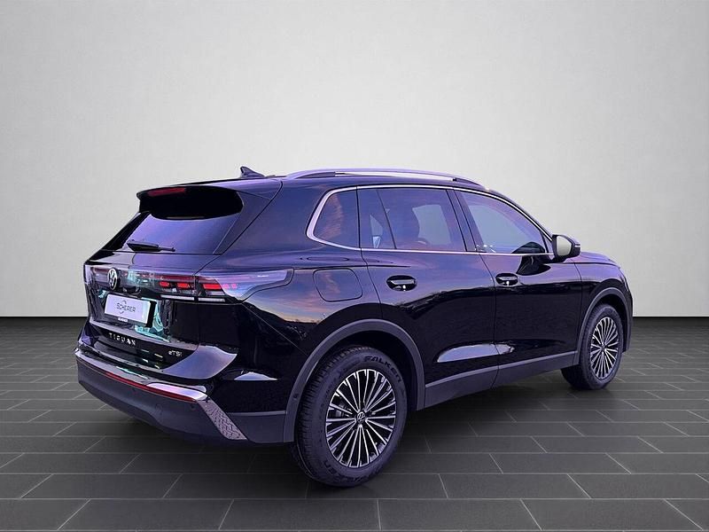 Gebraucht VW Tiguan Elegance 150 PS (110 kW) 2026 Grenadillschwarz metallic (metallic) SUV