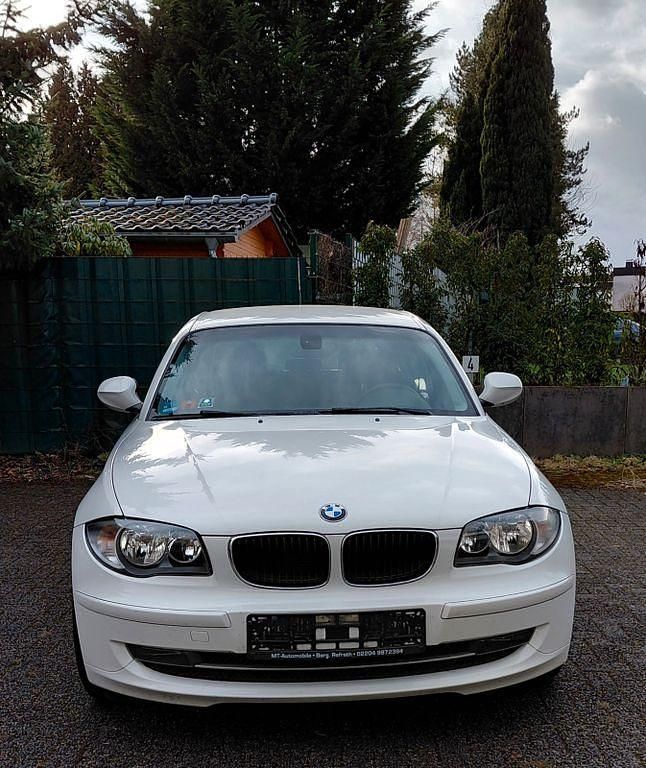 Gebraucht BMW 116 Performance 122 PS (89 kW) 2011 Weiß Kleinwagen