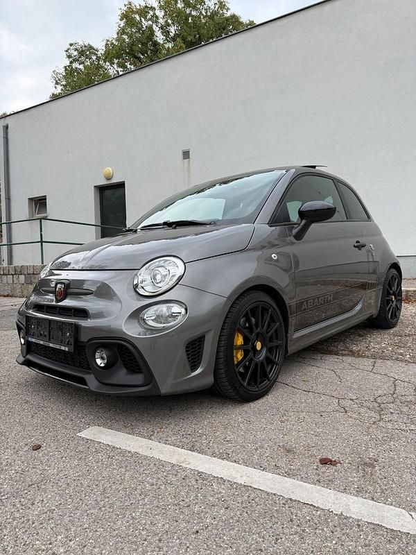Grau Gebraucht 2019 Abarth 500 Competizione Kleinwagen | 24.990 € - Bild 1/4