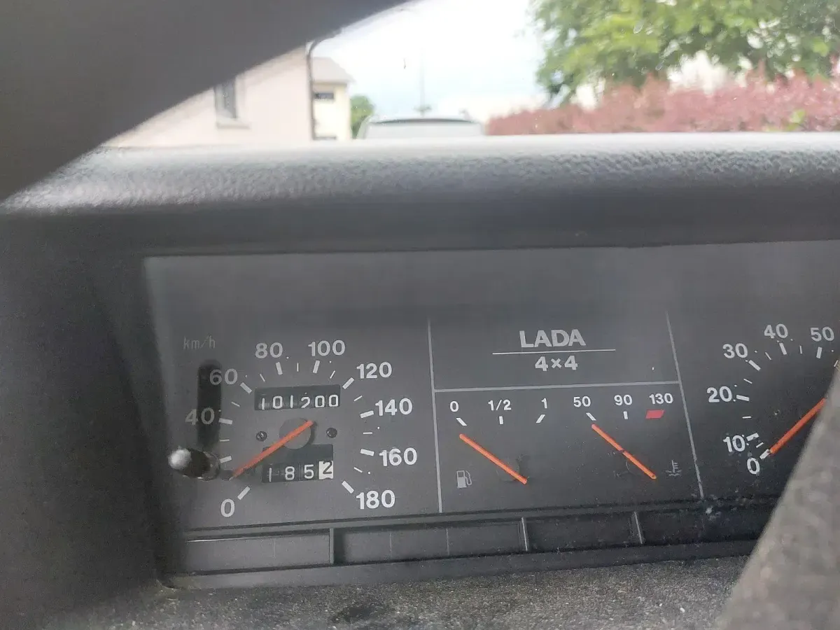Gebraucht Lada niva 82 PS (60 kW) 2009 Grün SUV