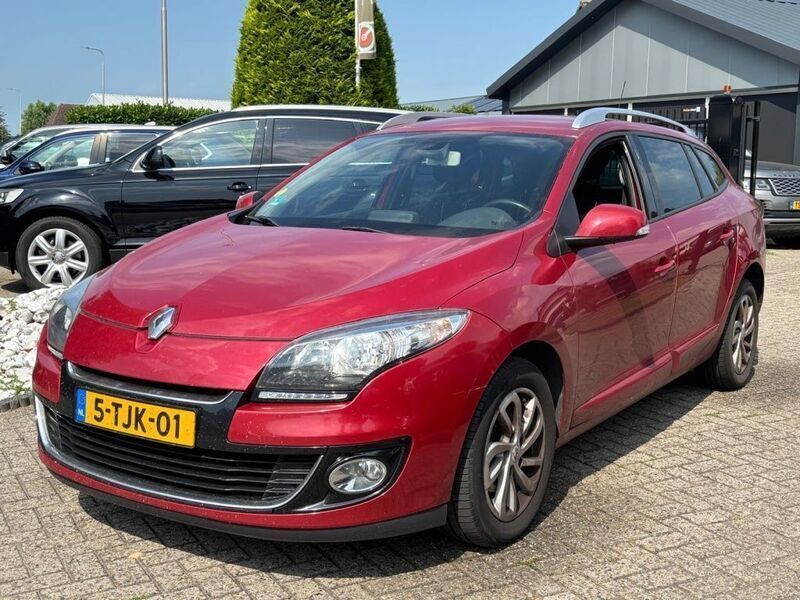 Rot Gebraucht 2013 Renault Mégane III Bose Edition Kombi | 3.950 € (Fairer Preis) - Bild 1/4