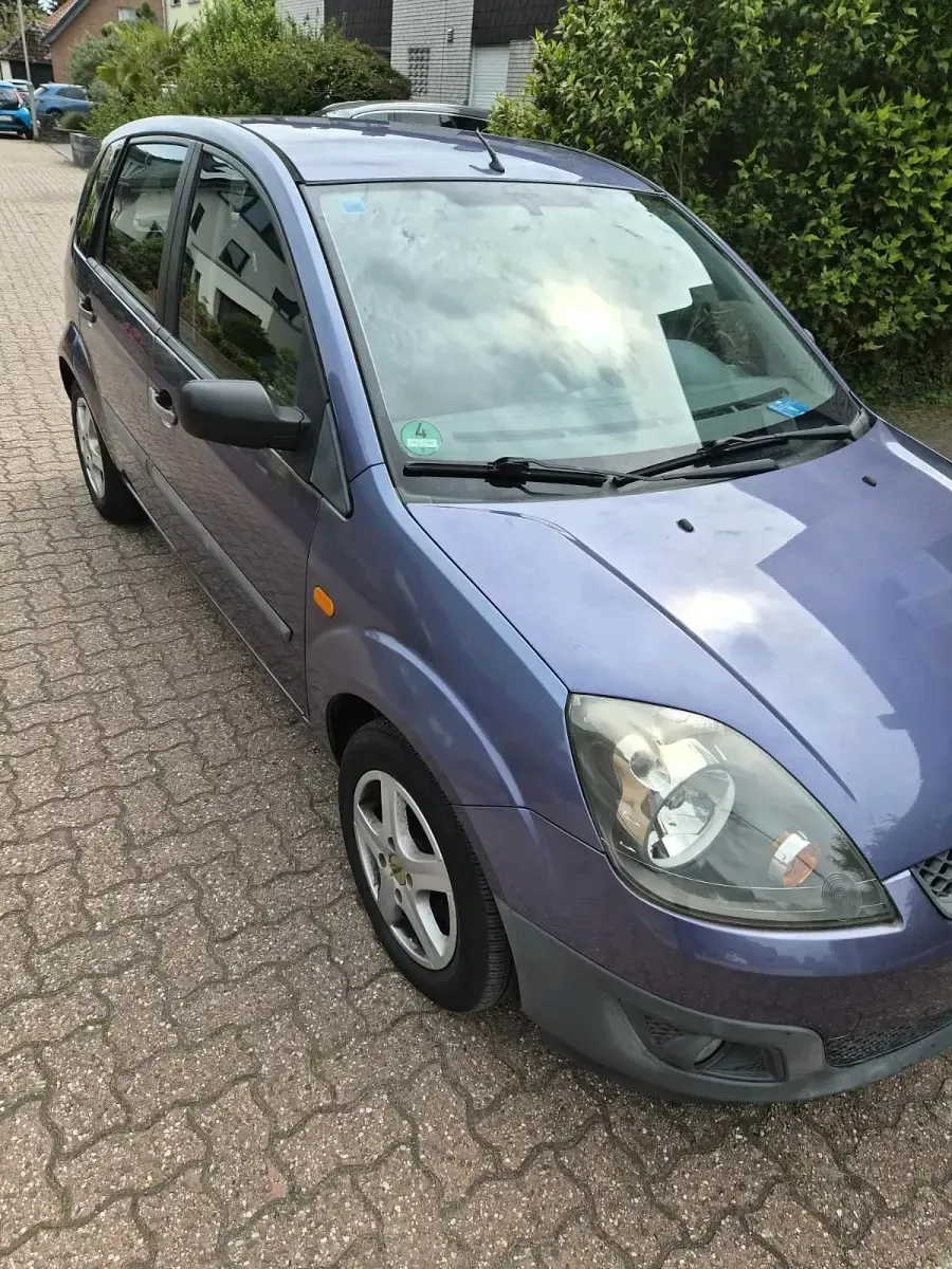 Gebraucht Ford Fiesta 70 PS (51 kW) 2006 Violet Kleinwagen