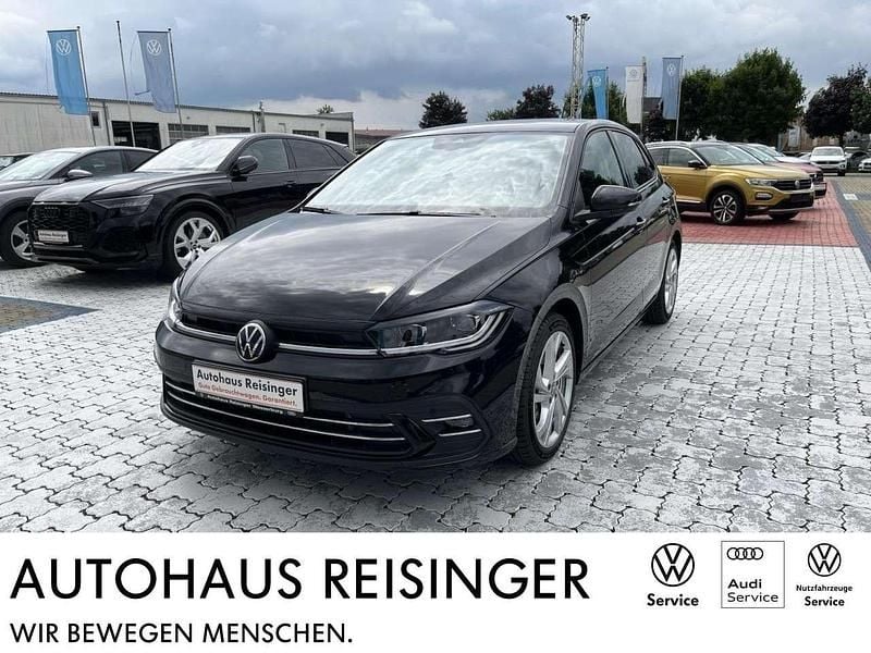 Deep black perleffekt Gebraucht 2024 VW Polo Style Limousine | 27.490 € (Teuer) - Bild 1/4