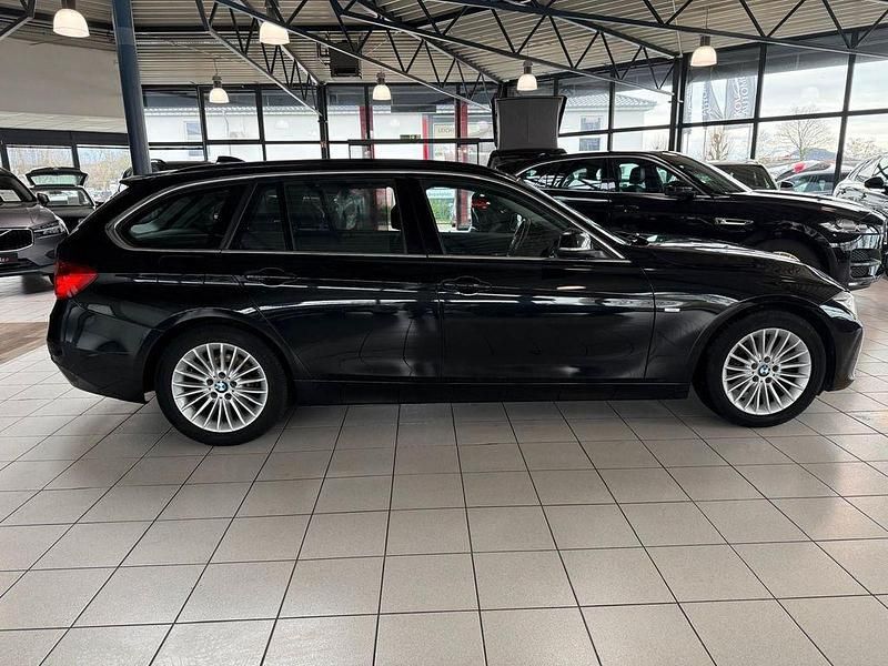 Gebraucht BMW 318 Luxury Line 143 PS (105 kW) 2015 Schwarz Kombi