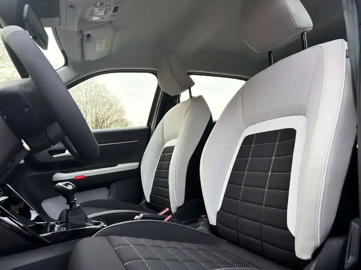 Gebraucht Citroën C3 101 PS (74 kW) 2025 Perla neraschwarz Kleinwagen