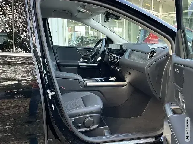 Gebraucht Mercedes B180 Advanced 136 PS (100 kW) 2024 Kosmosschwarz Kleinwagen