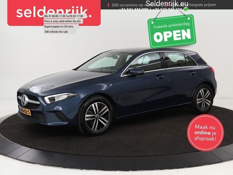 Blau Gebraucht 2021 Mercedes A250 Urban Limousine | 24.700 € (Fairer Preis) - Bild 1/4