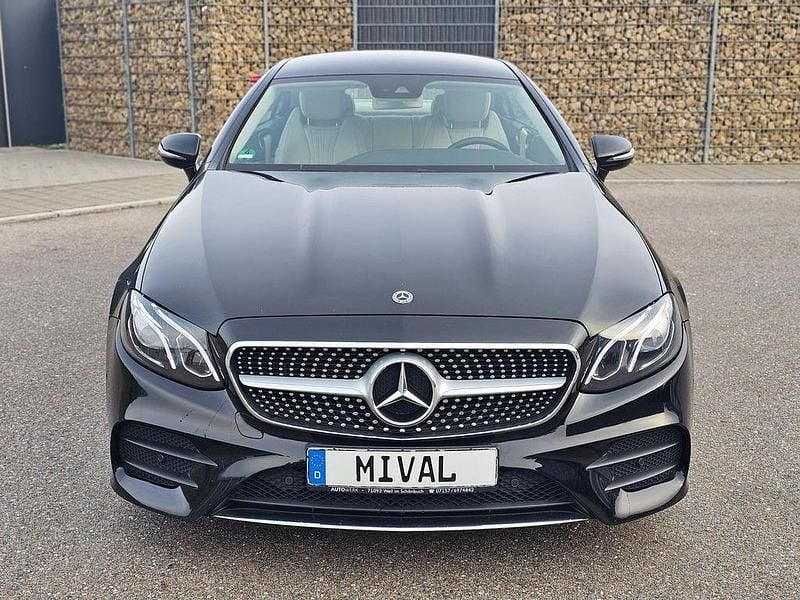 Gebraucht Mercedes E300 AMG 245 PS (180 kW) 2018 Schwarz Coupé