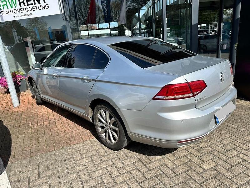 Gebraucht VW Passat Highline 150 PS (110 kW) 2015 Silber Limousine